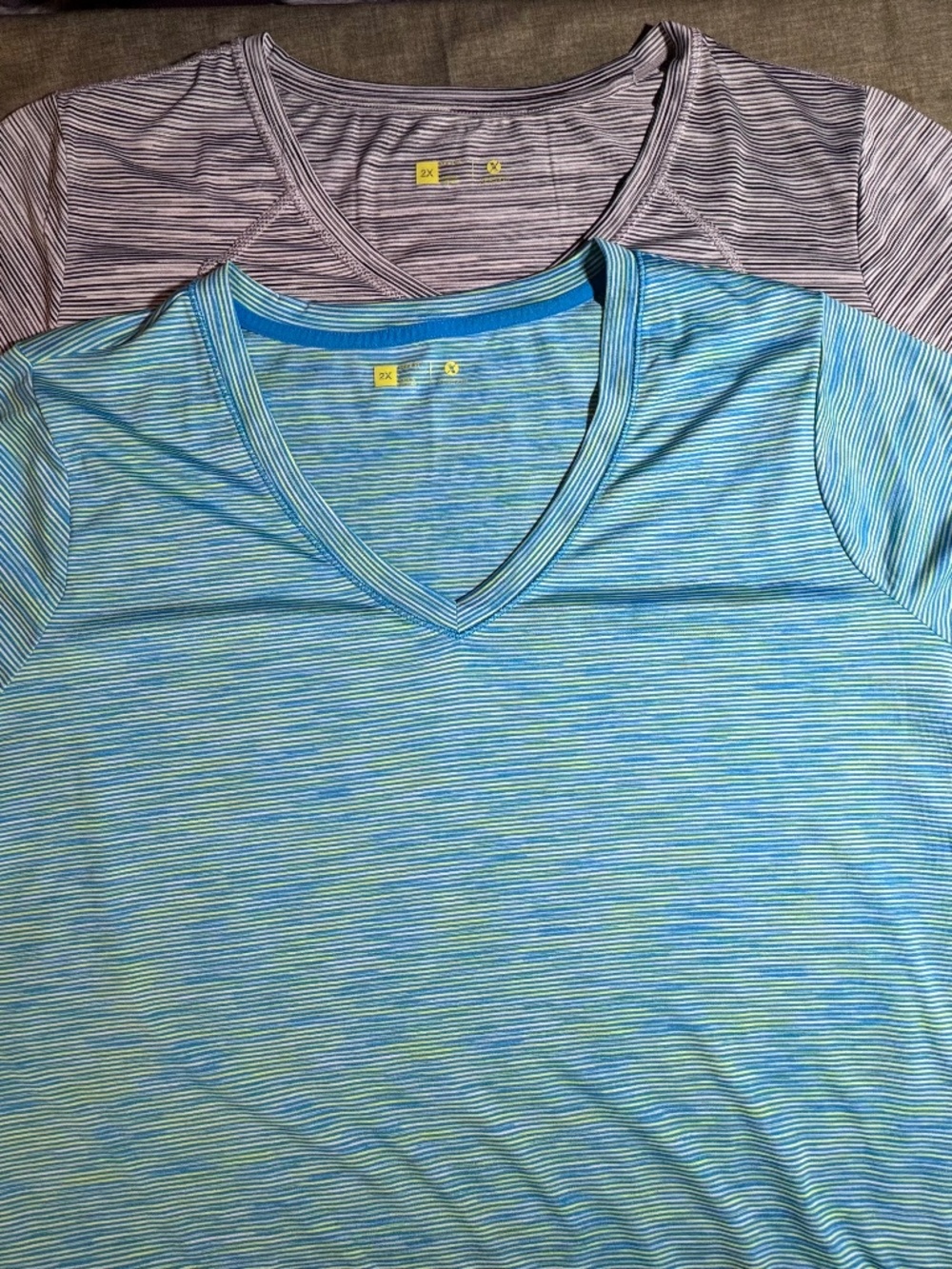 Xersion Womens Performance V Neck Short Sleeve T-Shirts
